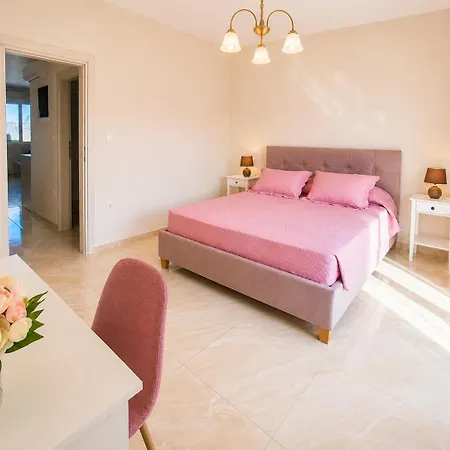 Ma Maison Rose Kremastí