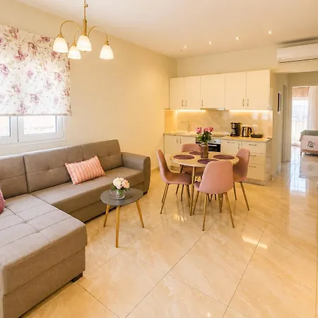 Daire Ma Maison Rose Kremastí